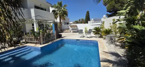 Chalet unifamiliar en Carrer de Pinsà