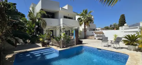Chalet unifamiliar en Carrer de Pinsà in L'Albir (L'Alfàs del Pi) · L'Alfàs del Pi