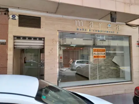 Local comercial en calle del 9 de Octubre