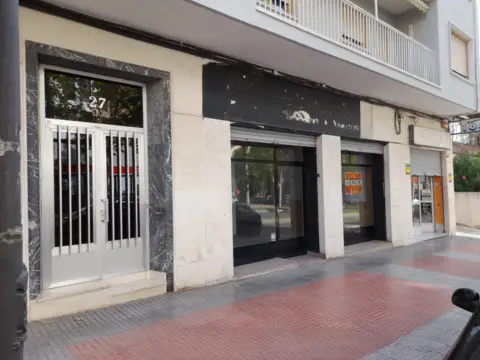 Local comercial en Avinguda de Juan Carlos I