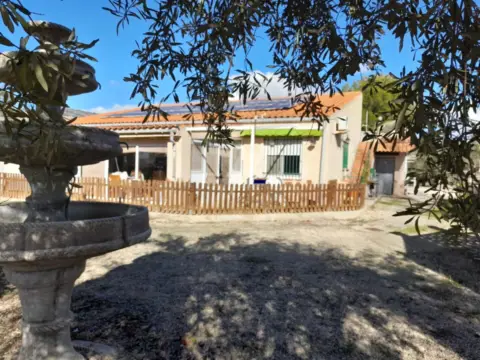 Chalet rústico en Polígono Carrasco