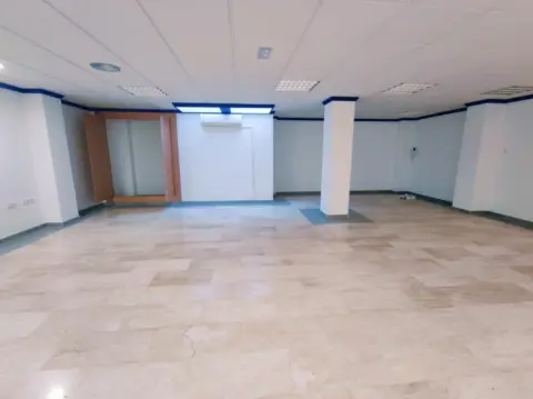 Local comercial en San Anton