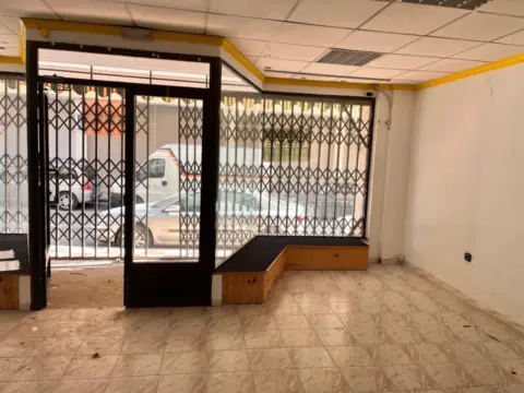 Local comercial en Centrico