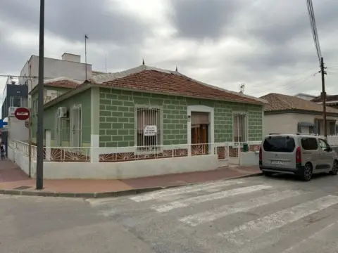Chalet en calle de Alejandro Medina, 16