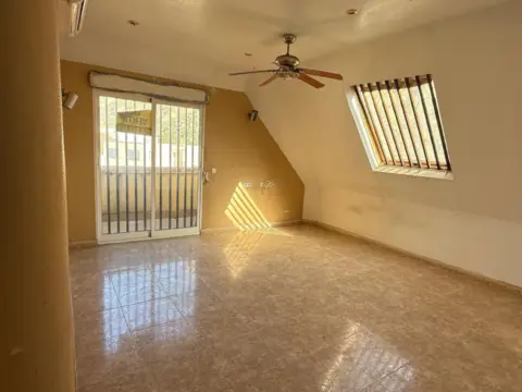 Ático en calle de Londres, 11