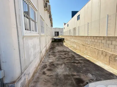 Nave comercial en Los Torraos