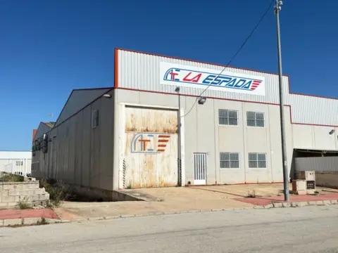 Nave comercial en Los Torraos
