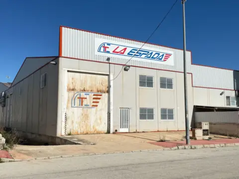 Nave comercial en Los Torraos