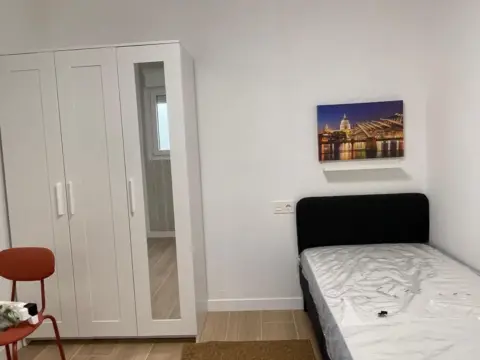 Habitación en Carrer d'Anselm Clavé