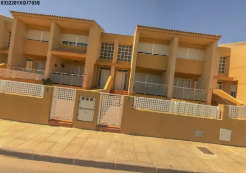 Chalet adosado en calle Álvaro de Saavedra