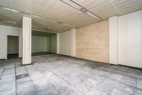 Local comercial en Avenida de la Nucia