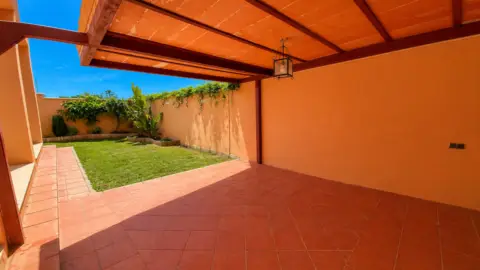 Casa en calle Lebrillo