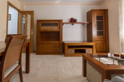 Piso en Avenida de los Reyes Católicos