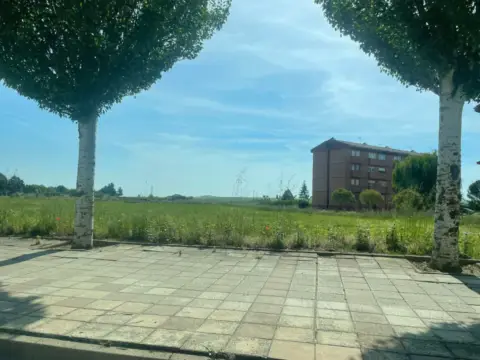 Terreno en calle La Salceda