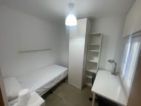Habitación en calle de Domingo Martínez