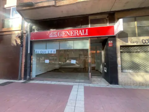 Commercial space in Paseo Juan Carlos I, 57