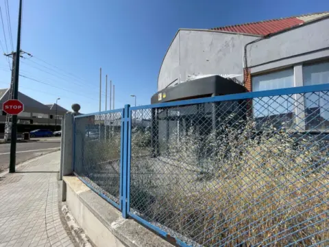 Nave industrial en calle de la Forja