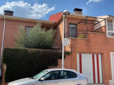 Chalet adosado en calle del Palomar