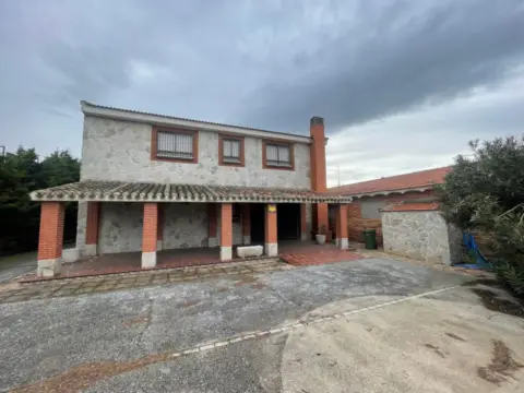Chalet en Avenida de Soria, 147