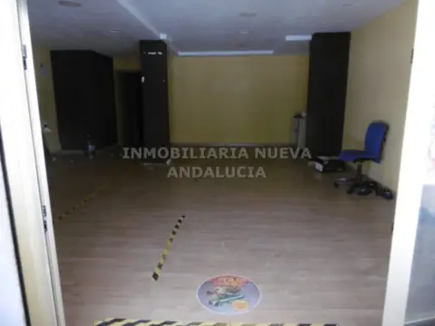 Local comercial en Nueva Andalucía