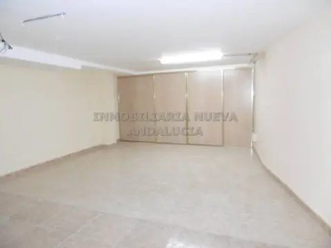 Local comercial en Oliveros-Altamira-Barrio Alto