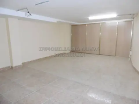 Local comercial en Oliveros-Altamira-Barrio Alto
