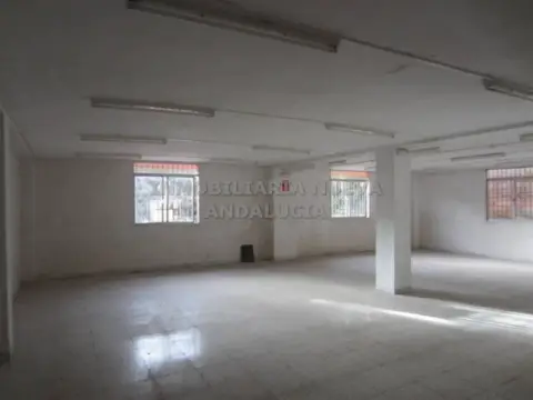 Local comercial en Oliveros-Altamira-Barrio Alto