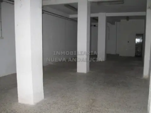 Local comercial en Plaza de Toros-Santa Rita