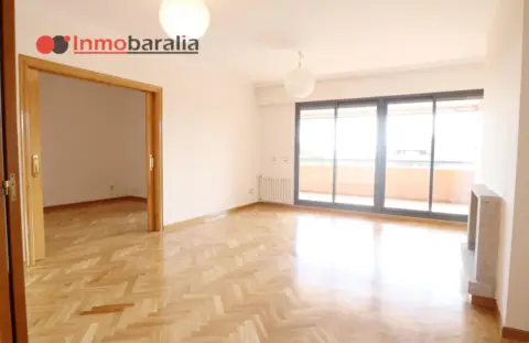 Piso en calle Tramontana