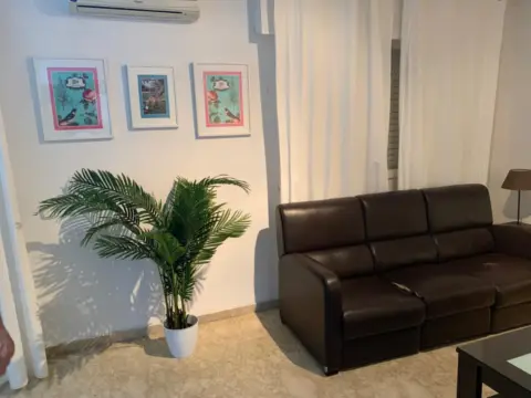 Chalet adosado en Avenida Vía Tarpeya