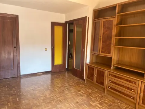 Piso en calle Huerfanos Cristinos