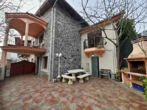Casa adosada en calle de Menéndez Pelayo