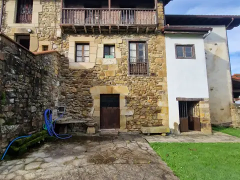 Casa adosada en Barrio de la Portilla