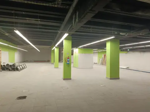 Local comercial en calle Xenpelar