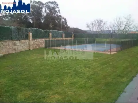 Chalet pareado en Avenida Trasmiera