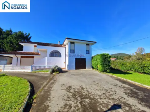 Casa unifamiliar en calle Castillo