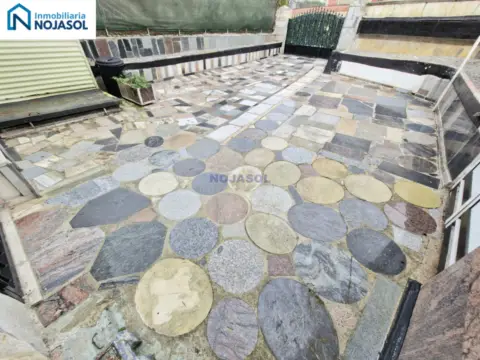 Casa adosada en calle Centro