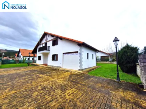 Chalet unifamiliar en Barrio del Castillo