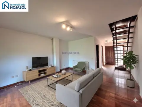Chalet adosado en calle Rio Ason