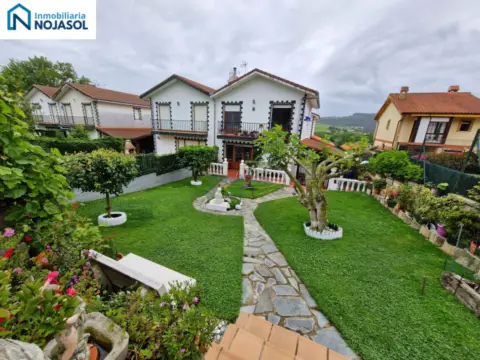 Chalet pareado en Barrio la Iglesia