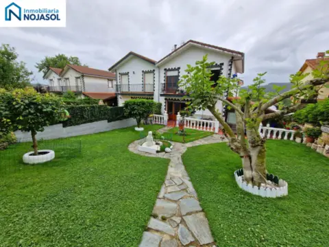 Chalet pareado en Barrio la Iglesia