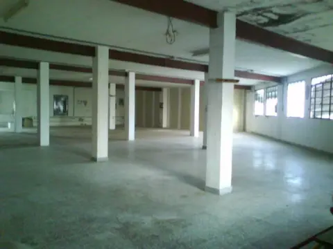 Local comercial en Semi-Centro
