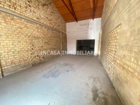 Local comercial en Avenida Constitución