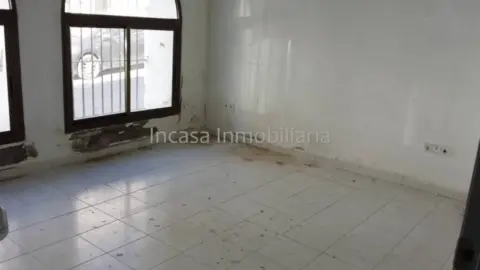 Local comercial en Valverde del Camino