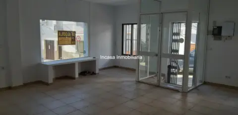 Local comercial en Semi Centro