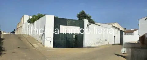 Nave industrial en Trigueros