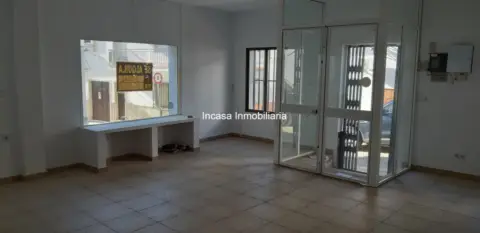 Local comercial en Semi Centro