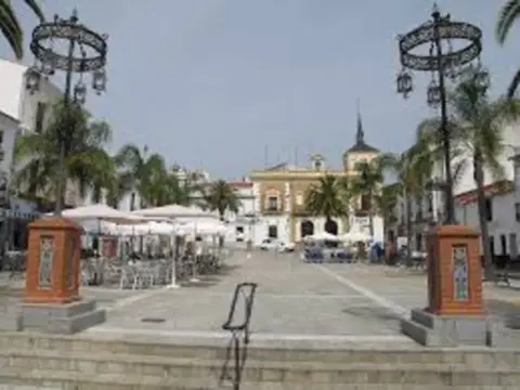 Local comercial en Valverde del Camino