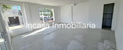 Local comercial en Valverde del Camino