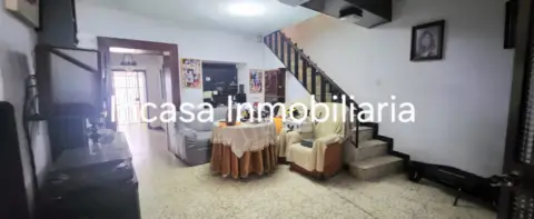 Casa adosada en Valverde del Camino